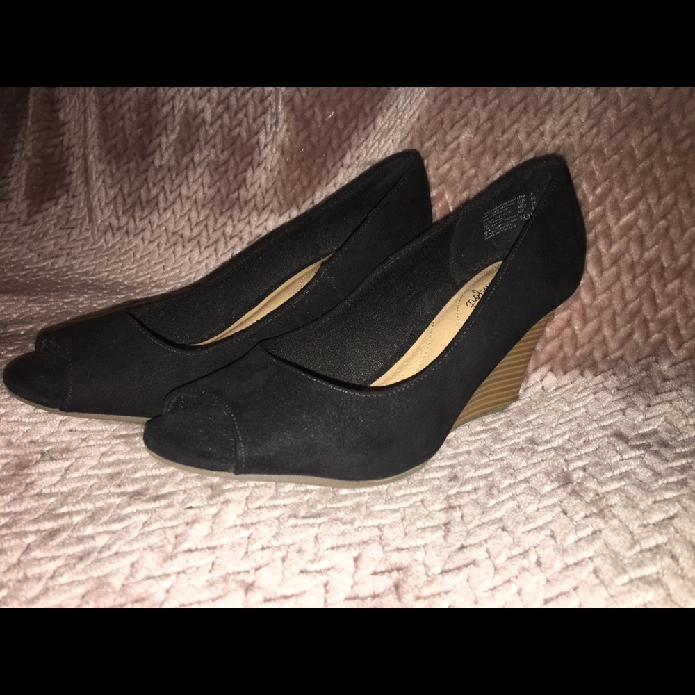 Black open toe wedges